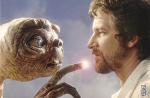ستيفن-سبيلبرغ-وشخصية فيلم E.T الأساسية