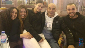 حسام-حسن-مع عائلته